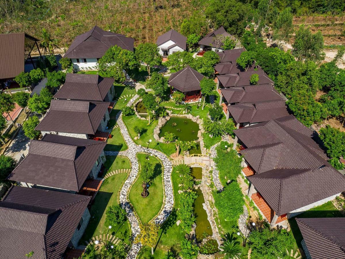 Sang Nhu Ngoc Resort Chau Doc Extérieur photo